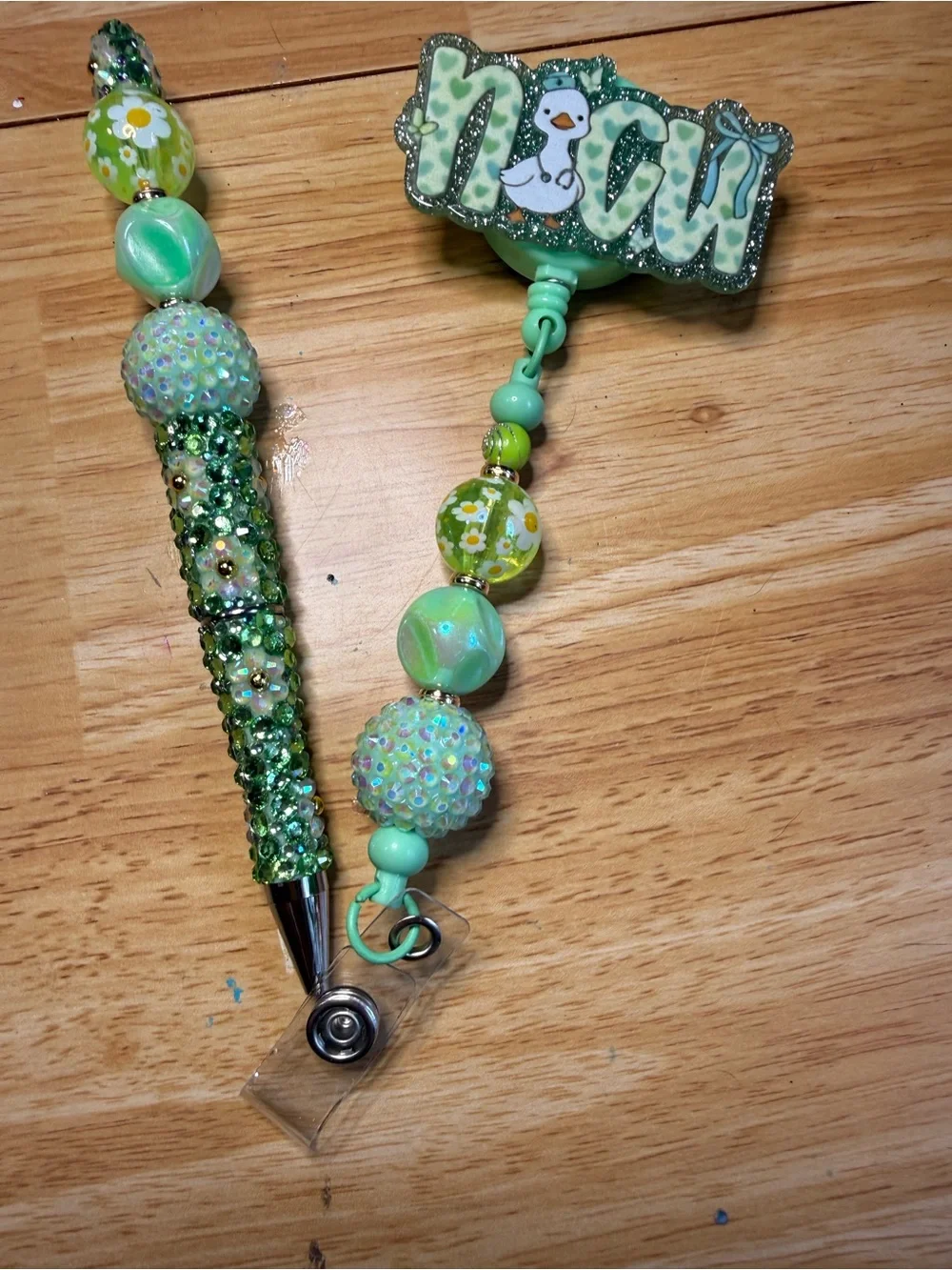 NICU Nurse Green Goose Floral Rhinestone Beaded Pen and Matching Badge Reel Set
